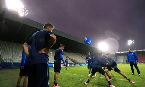 U21 Italia tập xuyên đêm cho ngày ra mắt