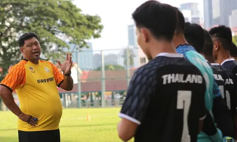 U22 Thái Lan tập kín buổi đầu ở Malaysia