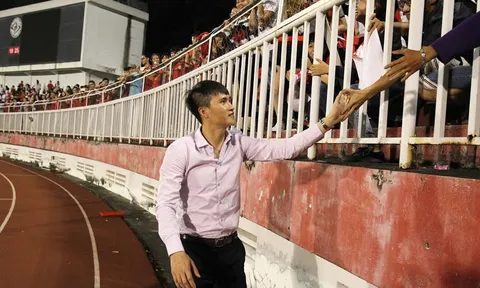 Công Vinh tung chiêu độc khuất phục “ngựa ô” V-League