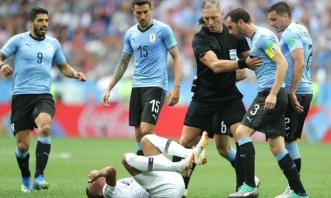 Huyền thoại ám chỉ Mbappe học "ăn vạ" từ Neymar