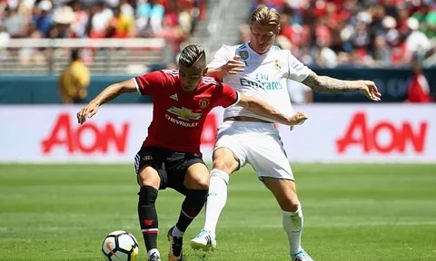 Valencia tính chuyện "hút máu" Man Utd