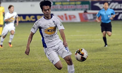 Văn Toàn: ‘Ghi bàn sớm giúp tôi tự tin hơn ở V-League'