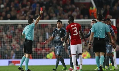 Vào chung kết, Man Utd mất thêm Eric Bailly