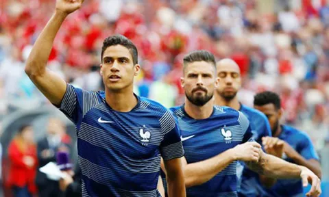 Varane đấu Suarez: Siêu kinh điển ở Nizhny Novogrod