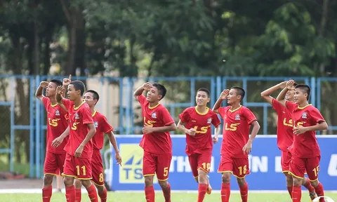 Chùm ảnh: "Hậu duệ" Thể Công ăn mừng ấn tượng kiểu áo lính