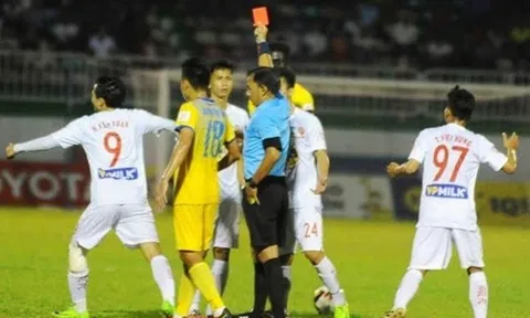 Cấp trên VFF yêu cầu chấn chỉnh Ban trọng tài