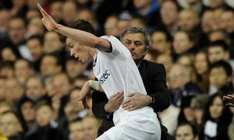 Vì cái tên này, Mourinho "nổi cơn tam bành"
