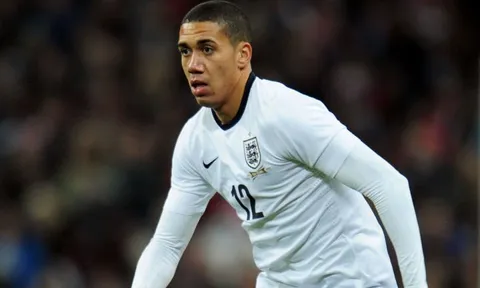 Vì sao Chris Smalling bị loại khỏi tuyển Anh?