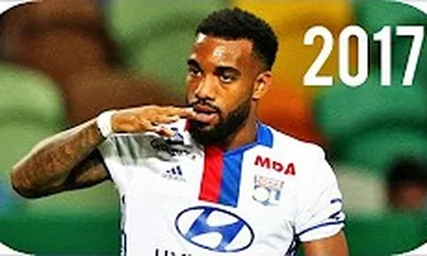Vì sao Liverpool cần phải mua gấp mẫu tiền đạo như Lacazette?