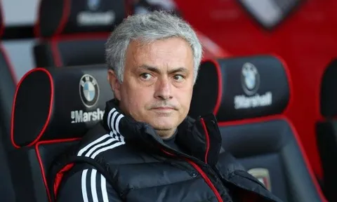 Vì sao Man Utd chưa chiêu mộ thêm cầu thủ nào trong phiên chợ hè?