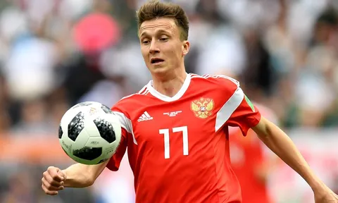 Vì sao Man Utd đừng dại mua Aleksandr Golovin?