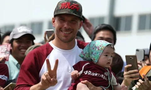 Vì sao Podolski rời 'trời Âu', sang châu Á chơi bóng?
