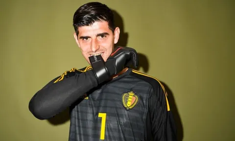 Vì sao tân HLV Chelsea mừng rơn khi Courtois đòi ra đi?