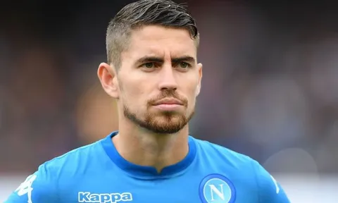 Vì sao vụ Jorginho mãi chưa hoàn tất?