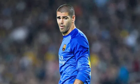 Victor Valdes và những sai lầm ngớ ngẩn trên sân