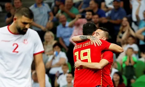 'Hàng hớ' Liverpool tỏa sáng, Tây Ban Nha nhọc nhằn đánh bại Tunisia