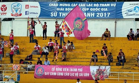 Bóng đá Việt Nam: Sau đại tiệc là ổ bánh mì... cứu đói