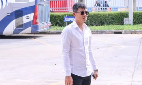 Công Vinh sang Thái Lan xem đội bóng của Kiatiskak thi đấu