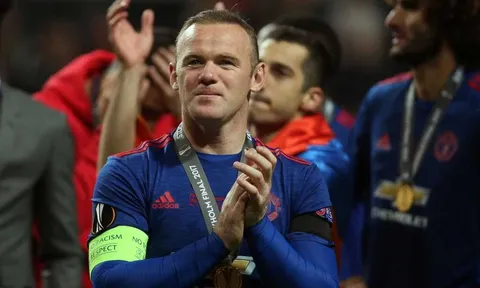 Vô địch châu Âu, Rooney buông lời mỉa mai Tottenham