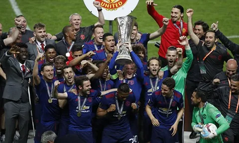 Vô địch Europa League, Man Utd đi vào lịch sử