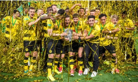 Vô địch giải trẻ, U19 Dortmund lên tinh thần cho đàn anh