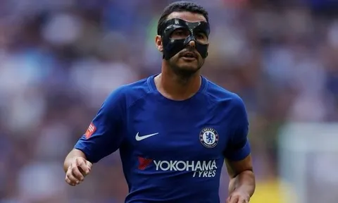 Với Pedro, Chelsea sở hữu đủ đội quân 'Zorro' đeo mặt nạ
