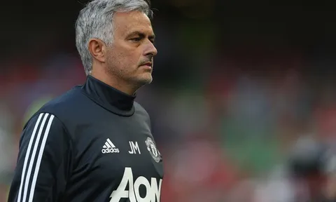 Vua giao hữu? Man United của Mourinho không phải là CLB như thế