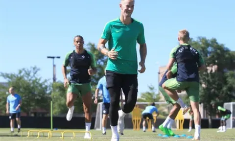 Vừa tới Mỹ, Man City lại tiếp tục lao vào tập luyện