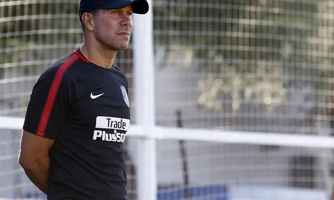 Vừa vô địch Audi Cup, thầy trò Simeone đã lao ngay ra sân tập