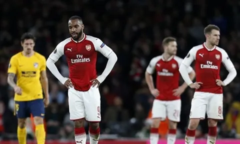 Mỗi ngày Wenger ở lại Arsenal là mỗi ngày lãng phí