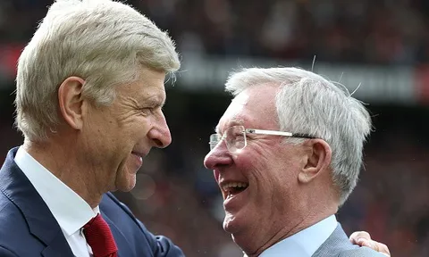 HLV Wenger chỉ đòi hỏi món quà này từ Sir Alex