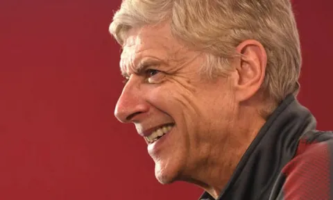 Wenger đầy vui vẻ trong buổi họp báo cuối cùng tại Arsenal