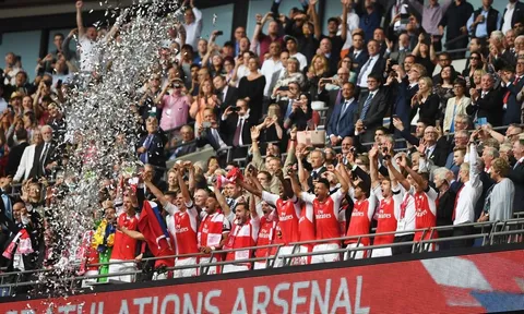 Wenger đi vào lịch sử FA Cup, xếp chung mâm Guardiola và Mourinho