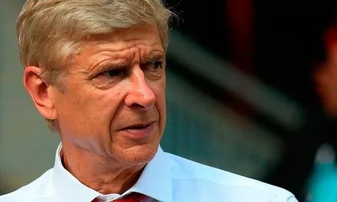 Wenger: 'Đội hình đang quá đông, tôi sẽ phải bán bớt'