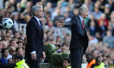 Wenger được HLV đối thủ khen nức mũi