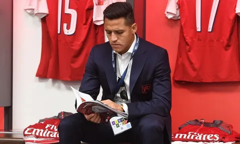 Wenger lý giải quyết định loại Sanchez