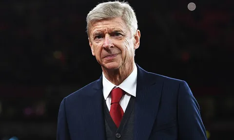 Wenger ra đi đúng thời điểm