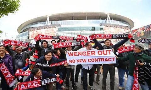 Wenger tiến vào đường hầm với sức ép ngàn cân