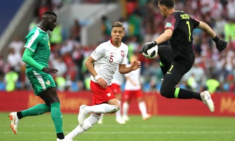 Ba Lan "tự sát", Senegal không cần đến phép thuật của Mane