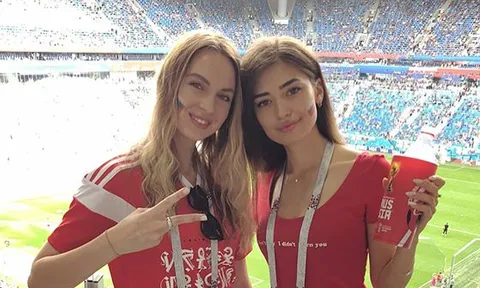 World Cup của con gái: 'Bùa yêu' của những kẻ say tình