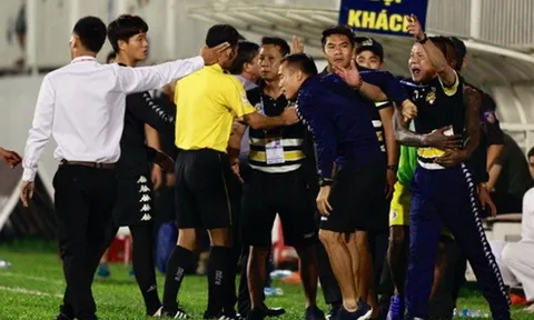 Hà Nội FC: Xây 10 năm, phá 1 giờ