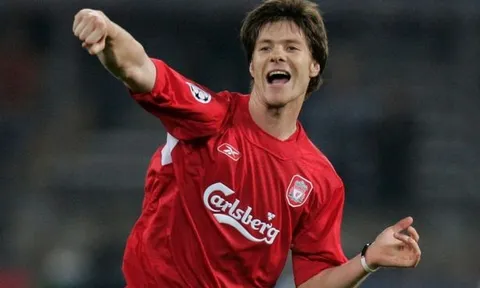 Xabi Alonso thời còn khoác áo Liverpool