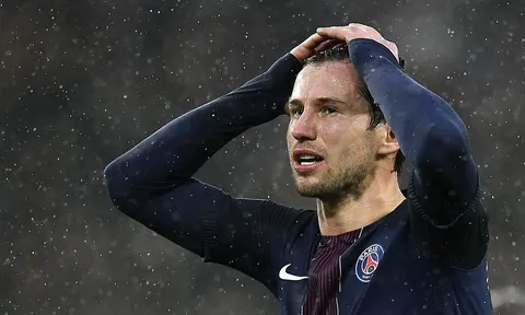 XÁC NHẬN: PSG muốn tống khứ Krychowiak