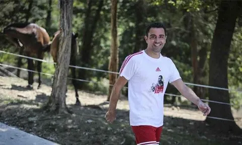 Xavi: Barcelona đang ngủ quên