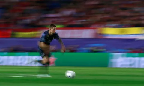 Xavi chọn ra người kế vị, fan Barca nóng mặt