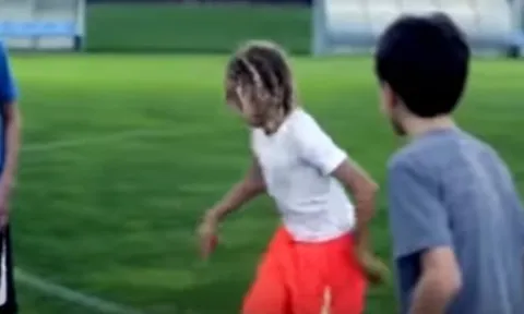 Xavi Simons, một siêu sao mới đang được 'nuôi lớn' tại Barcelona