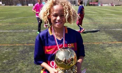 Xavi Simons: Tài năng đảm bảo tương lai Barca