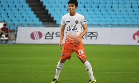 Xuân Trường lại đá chính 30 phút cho Gangwon