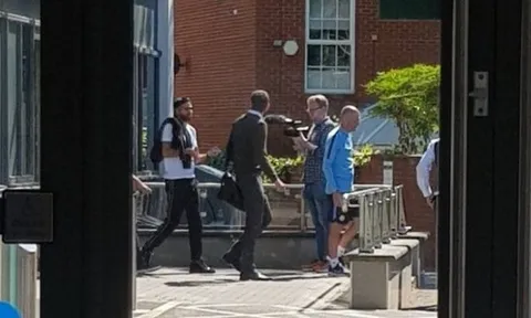 NÓNG: Riyad Mahrez đã hoàn tất kiểm tra y tế với Man City