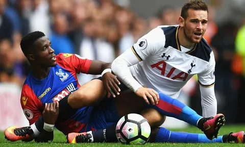 Selhurst Park giăng bẫy chờ Tottenham